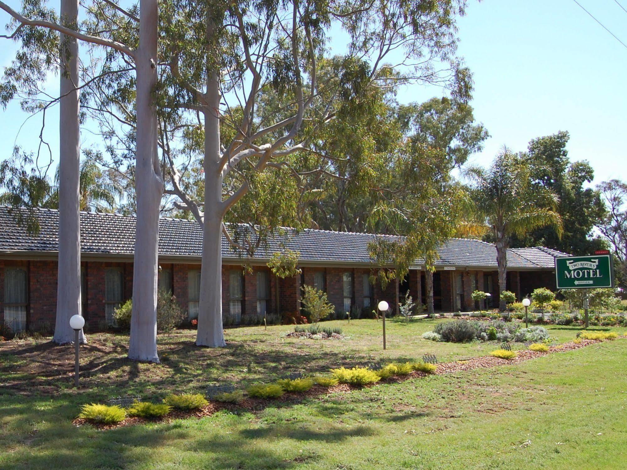 Two Rivers Motel Wentworth Esterno foto